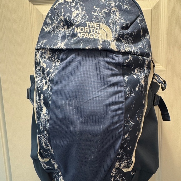 Used Once The North Face Recon - Picture 3 of 3